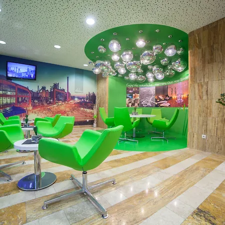 Harmony Club فندق اوسترافا