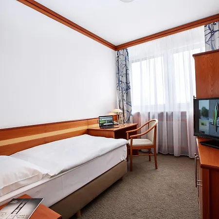 Harmony Club 3* اوسترافا