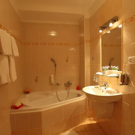 Harmony Club 3* اوسترافا