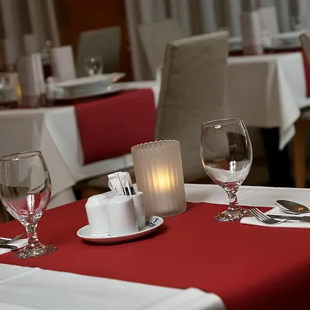 Harmony Club فندق اوسترافا