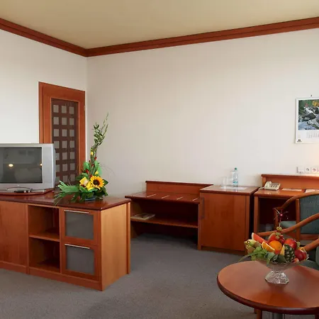 Hotel Harmony Club