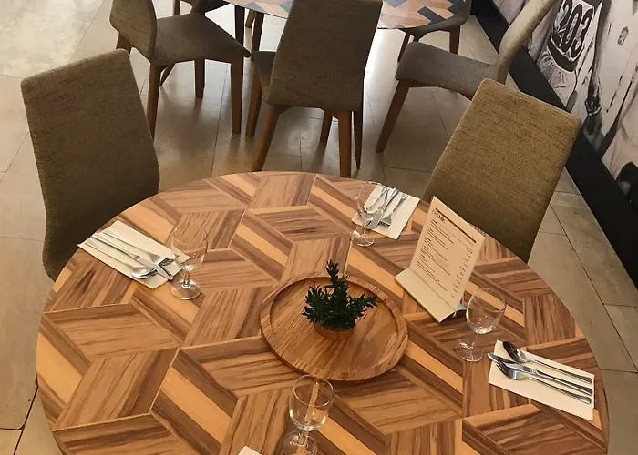 Harmony Club מלון