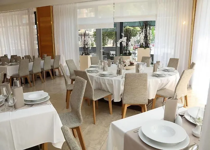 Harmony Club מלון